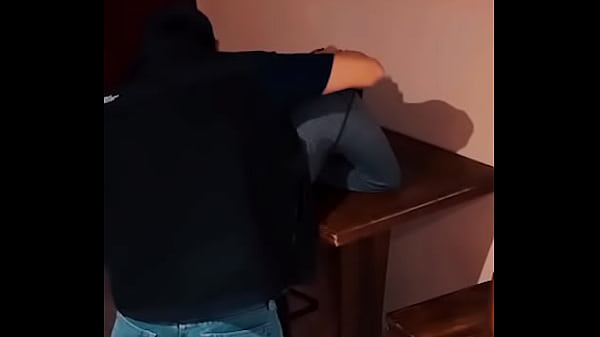 El hetero activo me folla en el club luego de unas copas