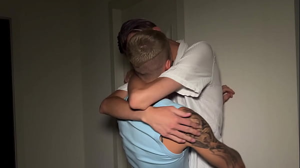 The twinks returned after the party and passionately kissed and started fucking – 596
