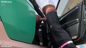 Meu amigo parou o carro no acostamento na a Av. Brasil pra gente fuder no meio da estrada dentro do carro