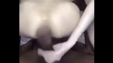 Meu personal trainer da academia me botou pra sentar gostoso no pica dele, negão gostoso da piroca gigante e grossa