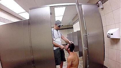 Public Restroom Sex Show-adx